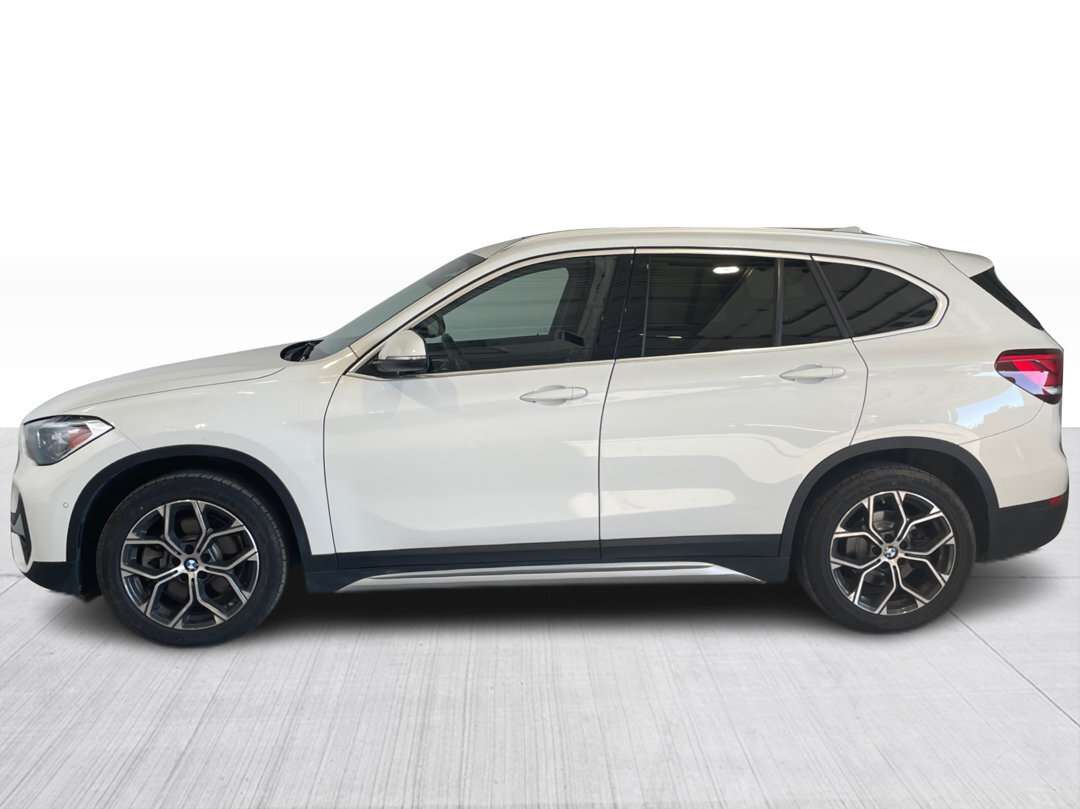 2022 BMW X1 X1 xDrive28i AWD Mags Cuir Toit Pano GPS Sièges Ch — снимка 1