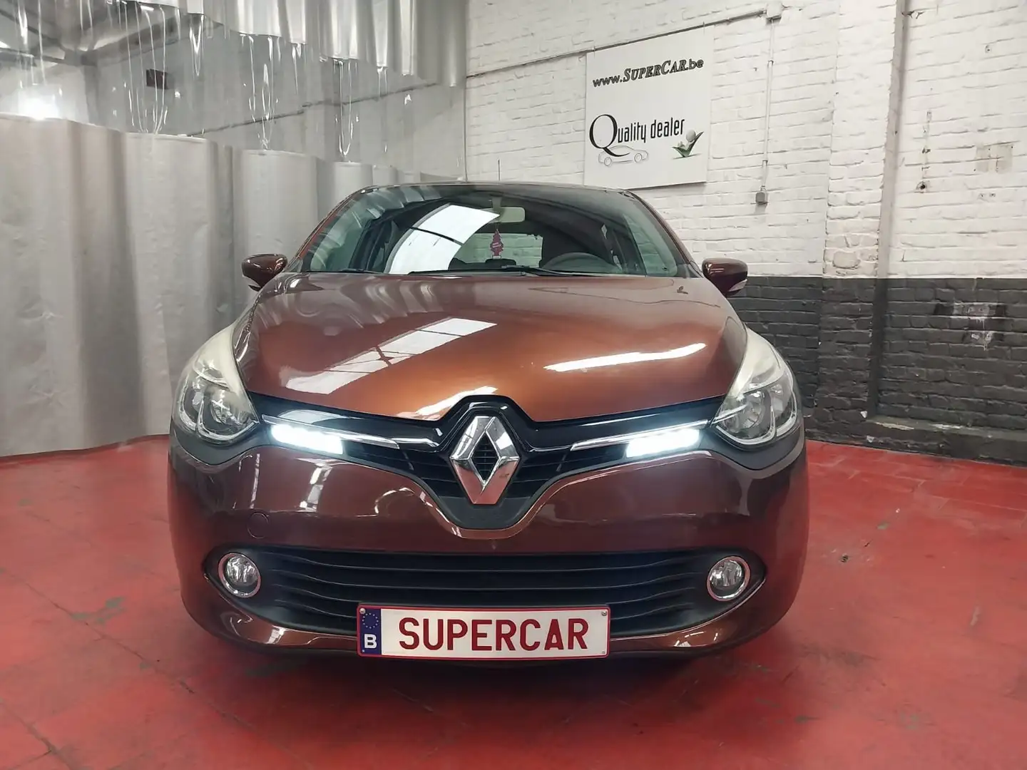 Renault Clio 1.2i Authentique * BLTH * GPS * 160 X 42 M * Brun - 2