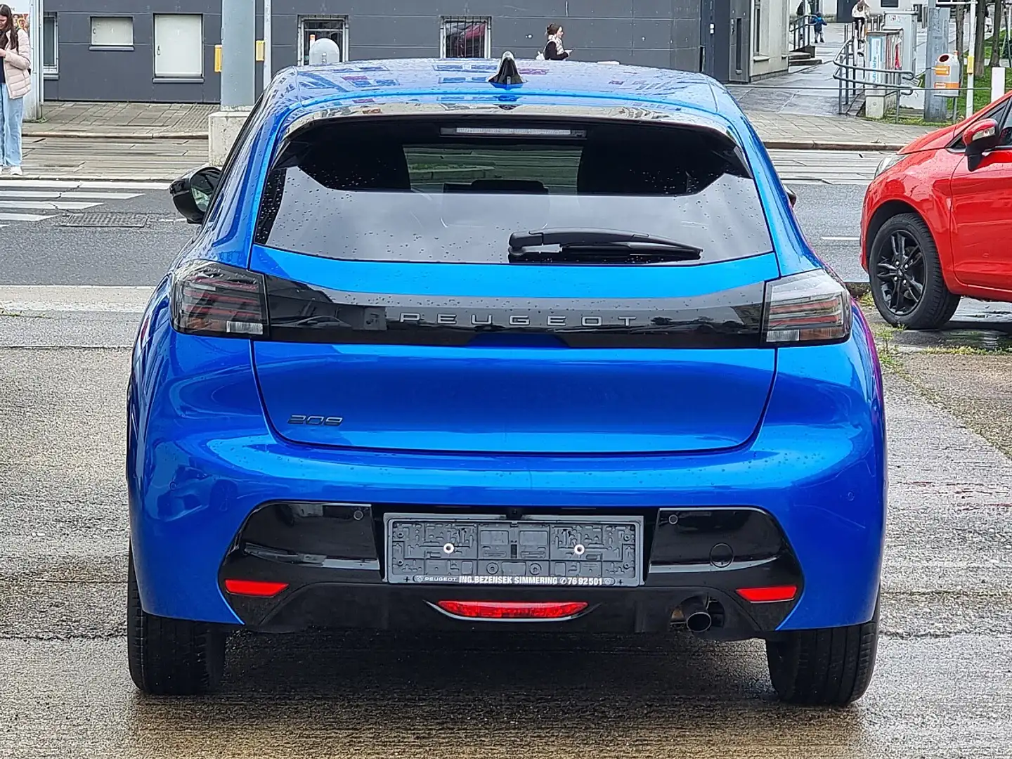Peugeot 208 PureTech 100 S&S Allure Blau - 2