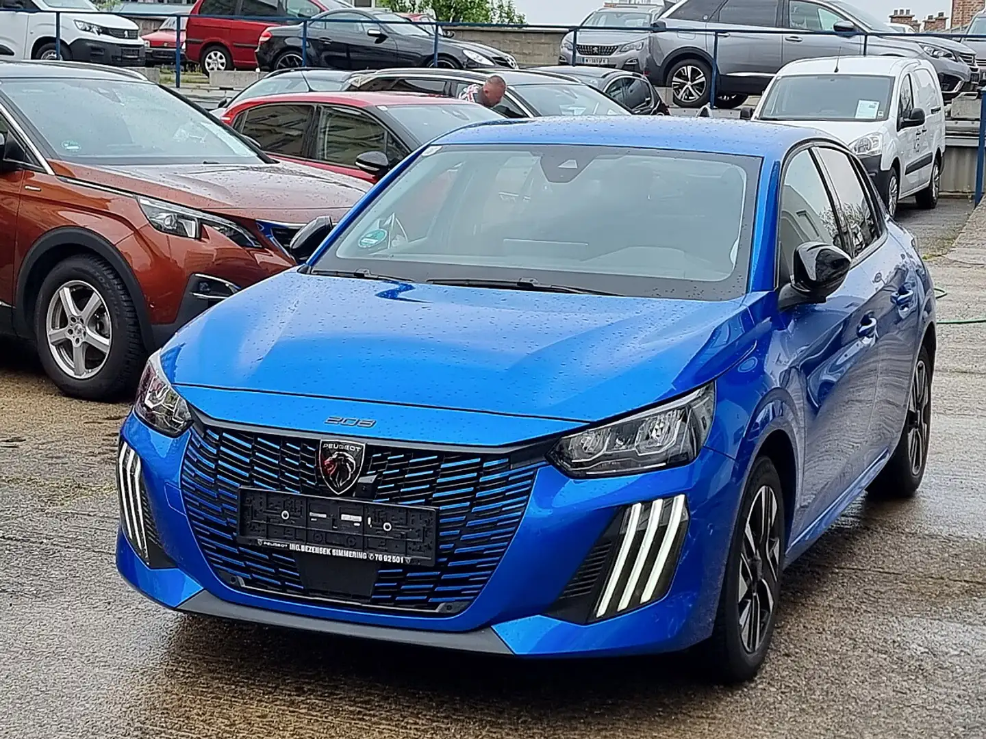 Peugeot 208 PureTech 100 S&S Allure Blau - 1