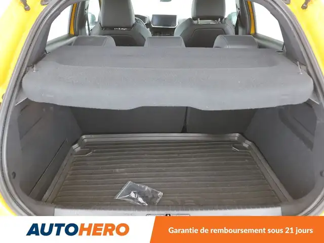 Peugeot 208 view 17