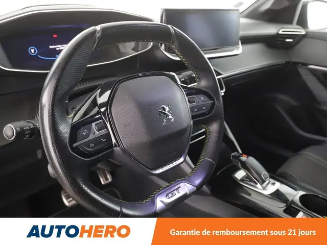 Peugeot 208 view 11