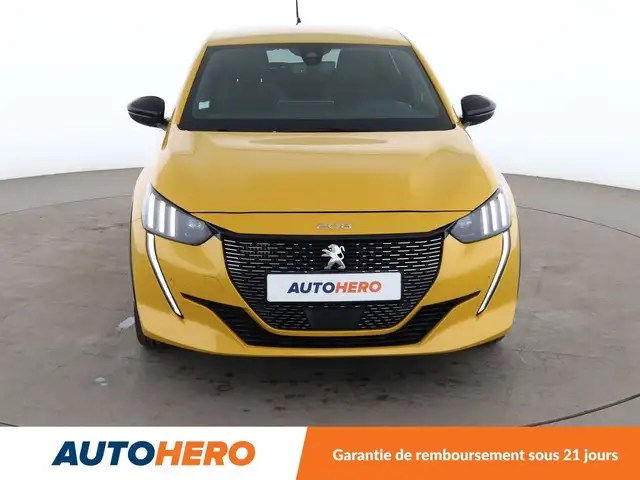 Peugeot 208 view 9