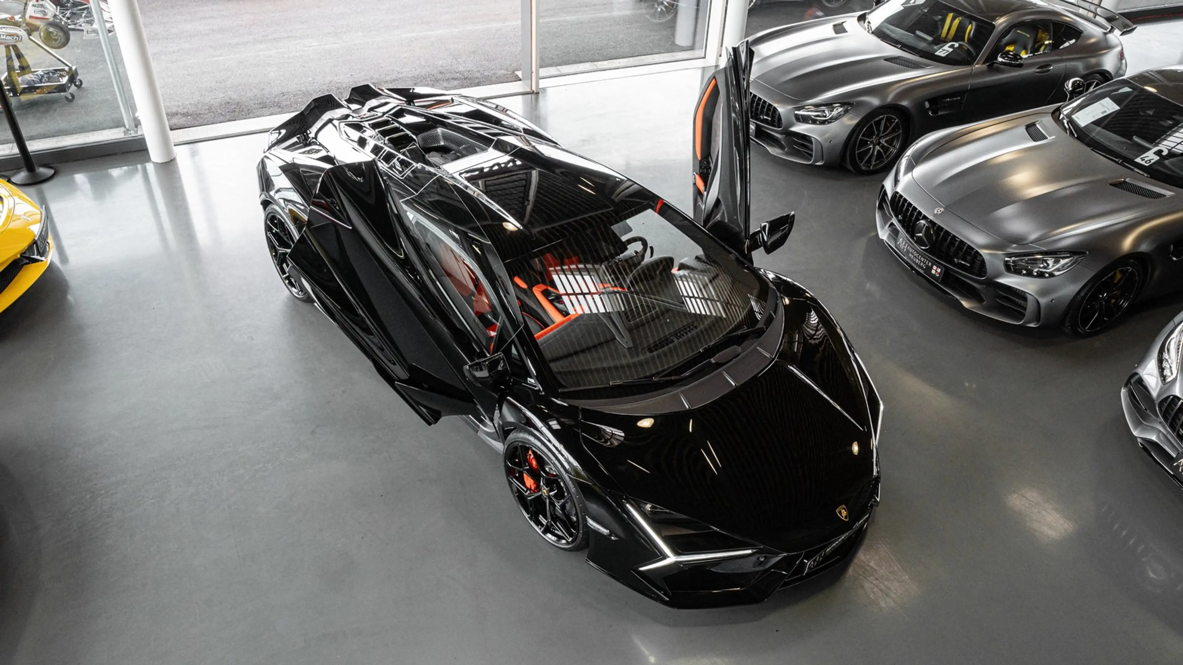 Lamborghini Revuelto Carbon | Sonus Faber | PASSENGER DISPLAY — photo 3