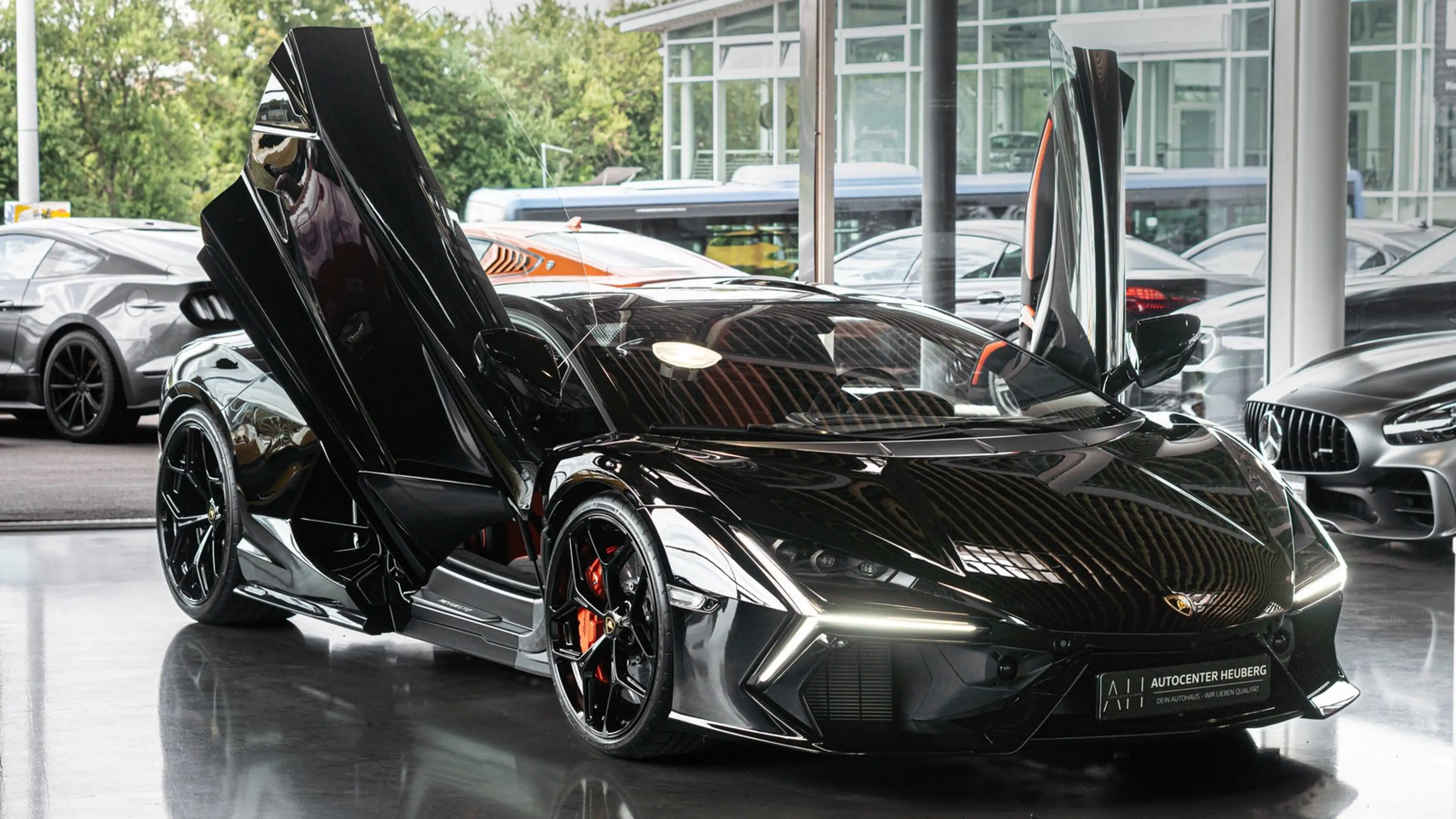 Lamborghini Revuelto Carbon | Sonus Faber | PASSENGER DISPLAY — photo 4