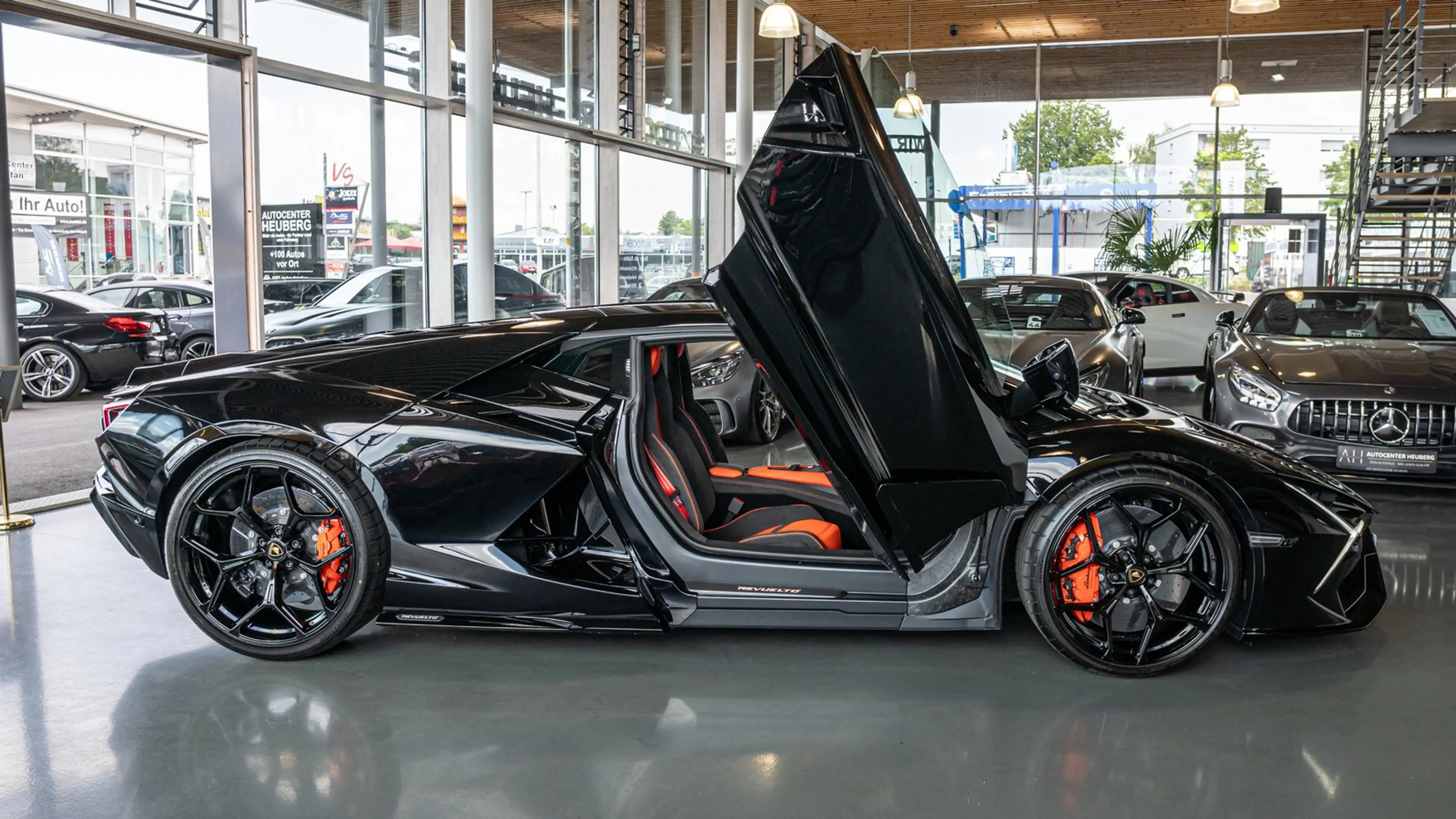 Lamborghini Revuelto Carbon | Sonus Faber | PASSENGER DISPLAY — photo 6