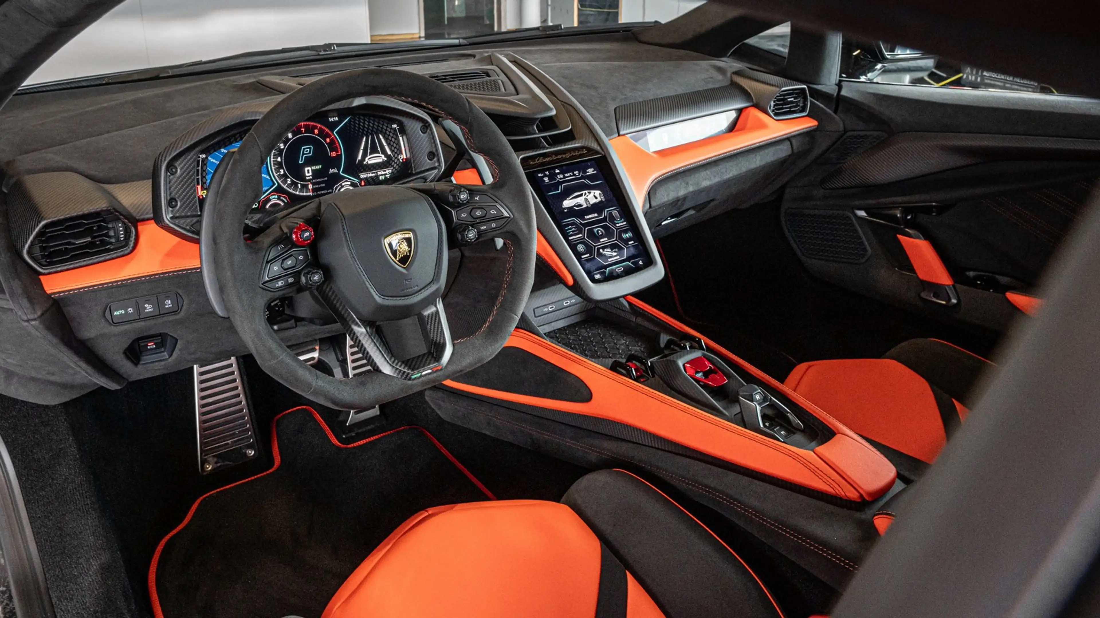 Lamborghini Revuelto Carbon | Sonus Faber | PASSENGER DISPLAY — photo 15
