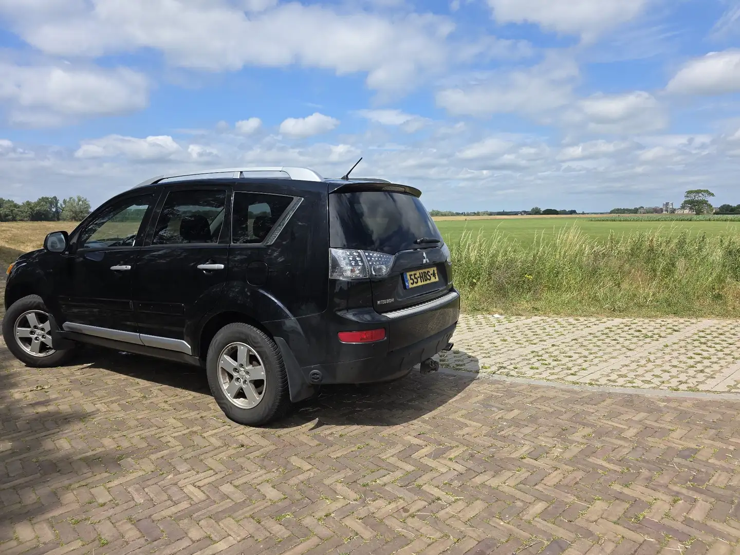 Mitsubishi Outlander 2.4 2WD Zwart - 2