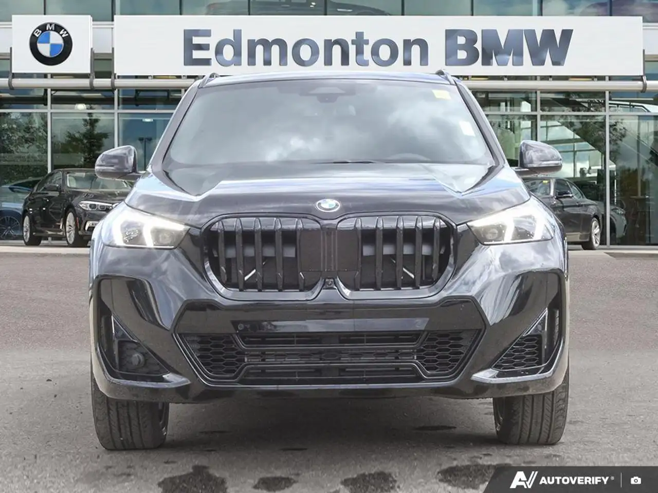 BMW X1 снимка BMW X1