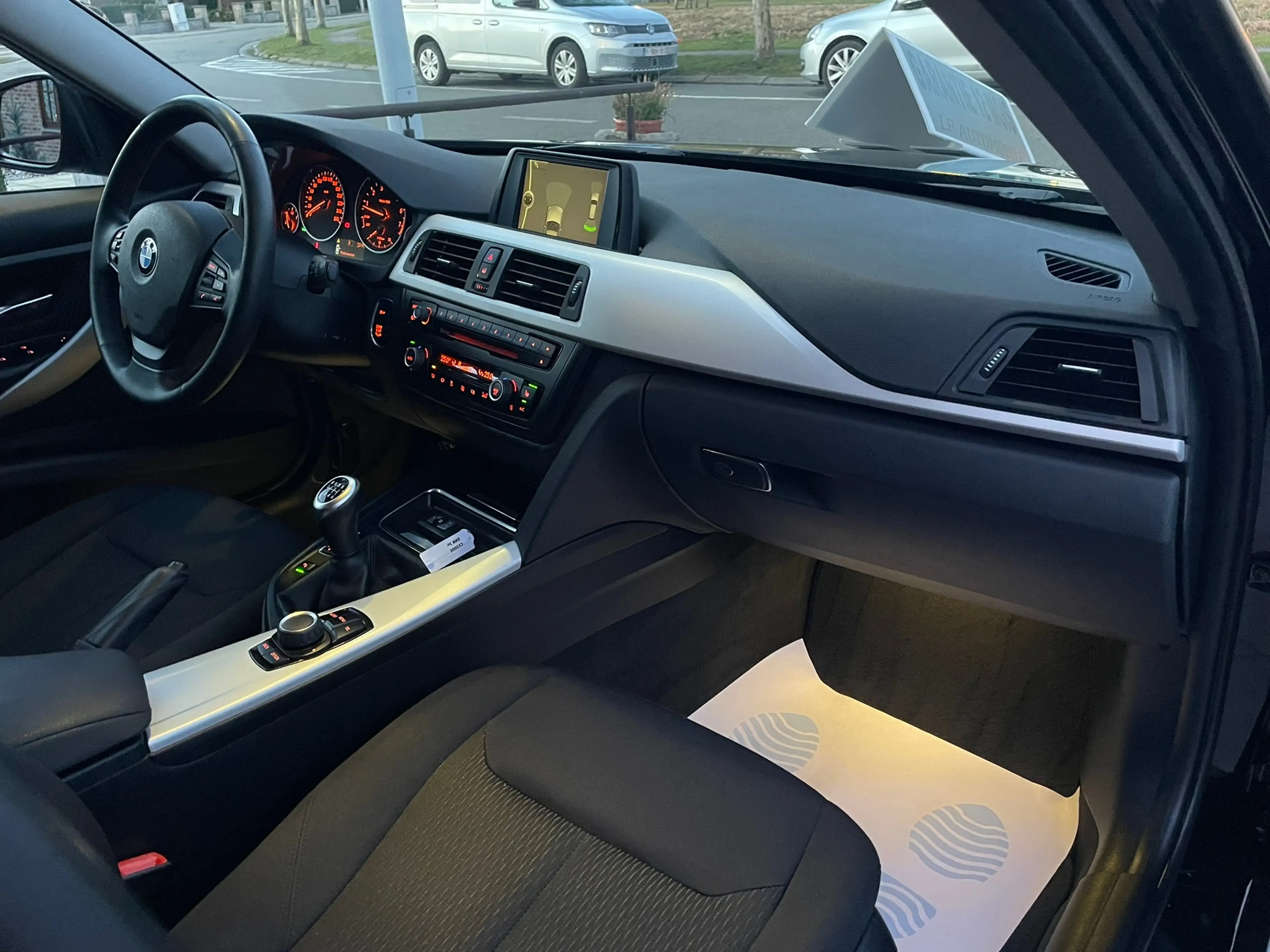 BMW 316 🏴i-Touring-HATCH ÉDITION⚠️EURO6⚠️ — photo 10