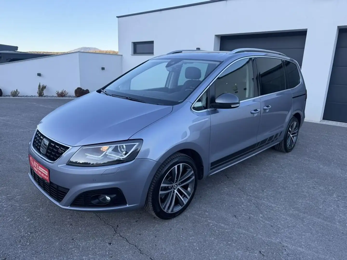SEAT Alhambra FR 4Drive DSG/Panorama/AHK/ACC Silber - 1