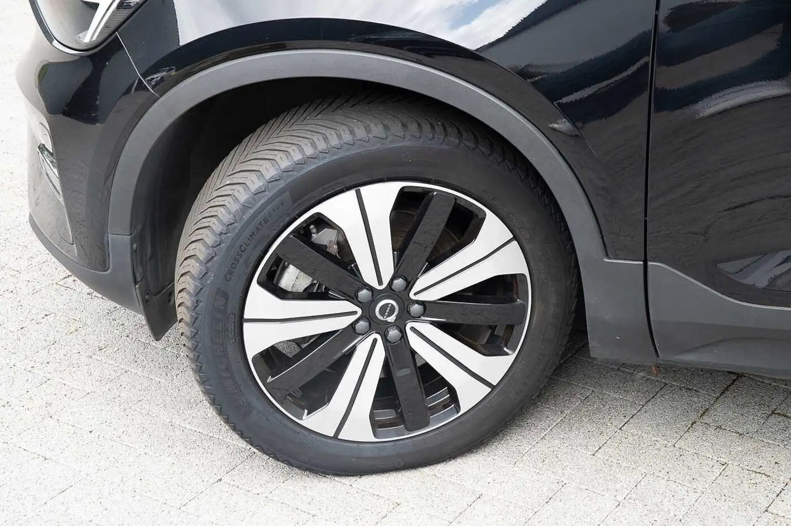 Volvo XC40 Recharge Plus Single Motor Negro - 2