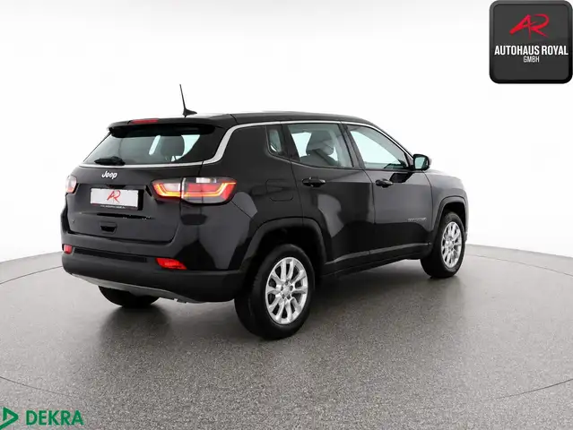 Jeep Compass view 5