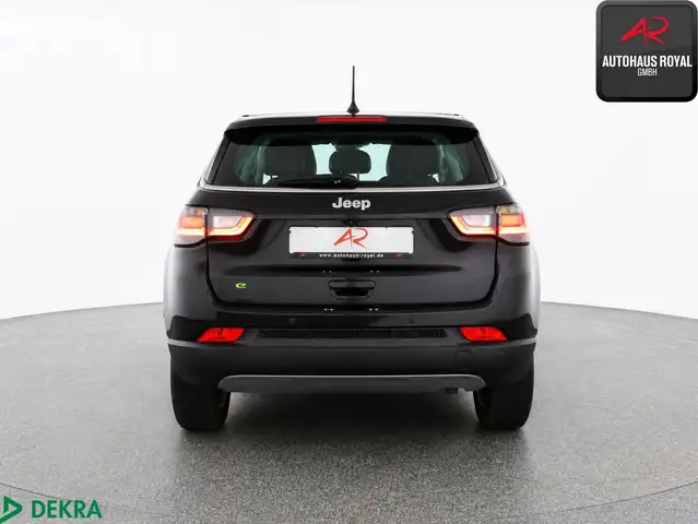 Jeep Compass view 4