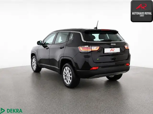 Jeep Compass view 3
