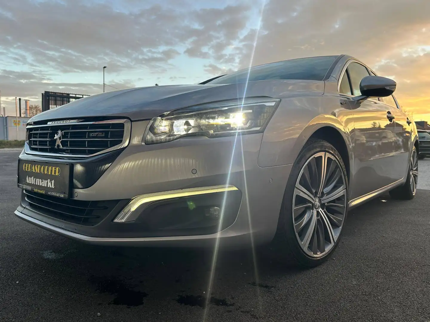 Peugeot 508 2.0HDI Aut. GT-Line *1-Besitz*Massagesitz*Led*Leder*Headup* Grau - 2