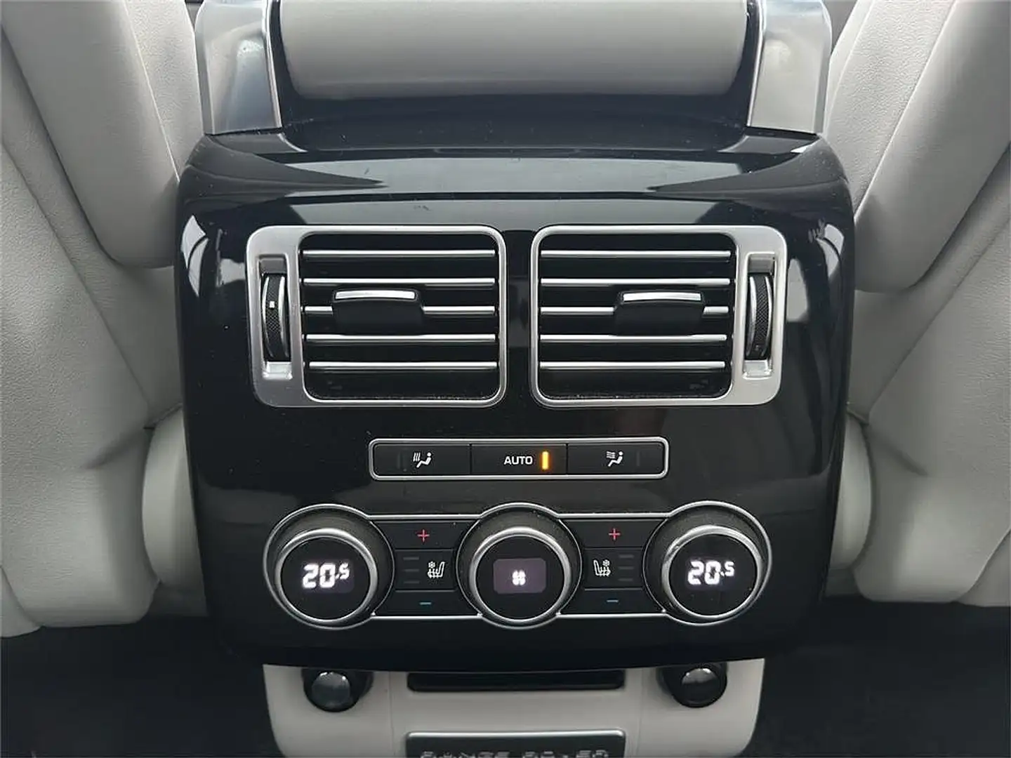 Land Rover Range Rover 3,0 TDV6 Vogue Panodach, Standheizung, Massages... Negro - 2