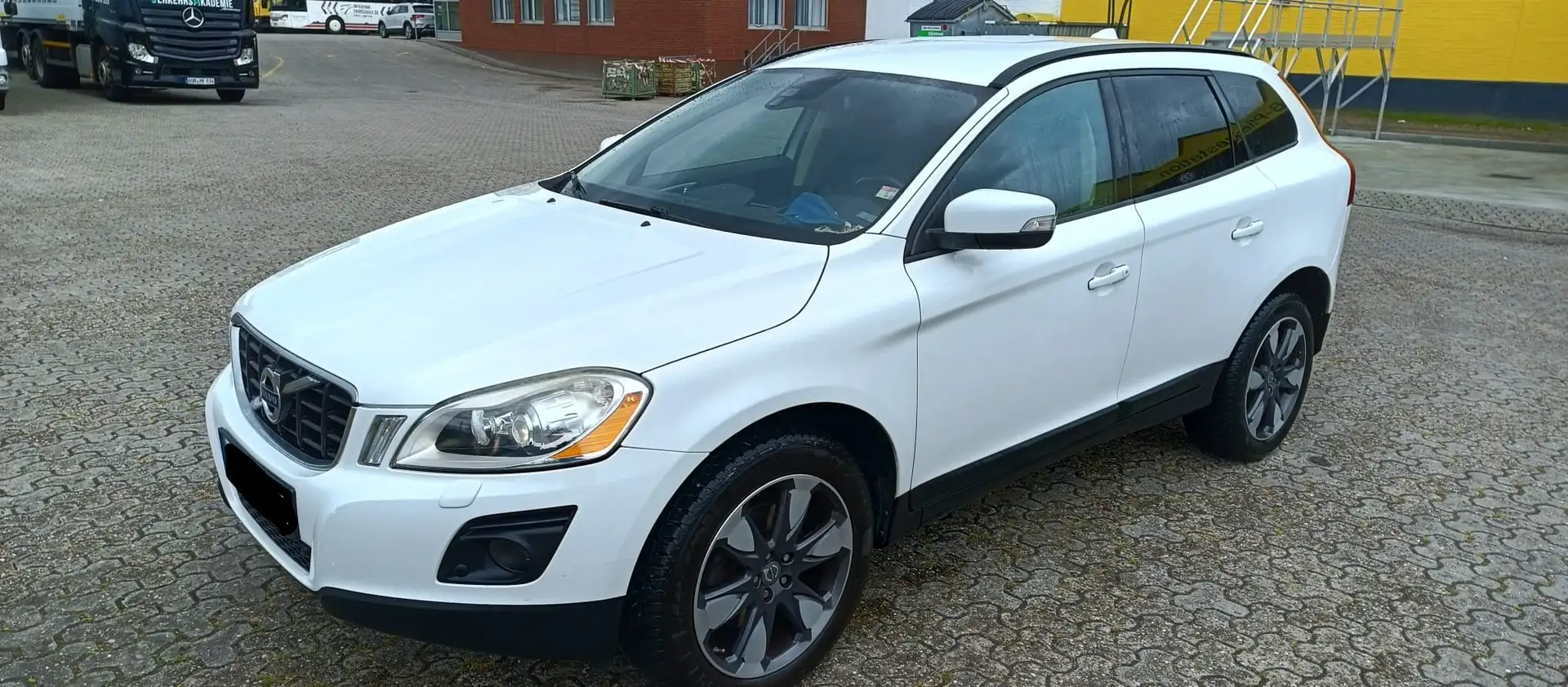 Volvo XC60 XC60 D5 AWD Aut. Kinetic Weiß - 1