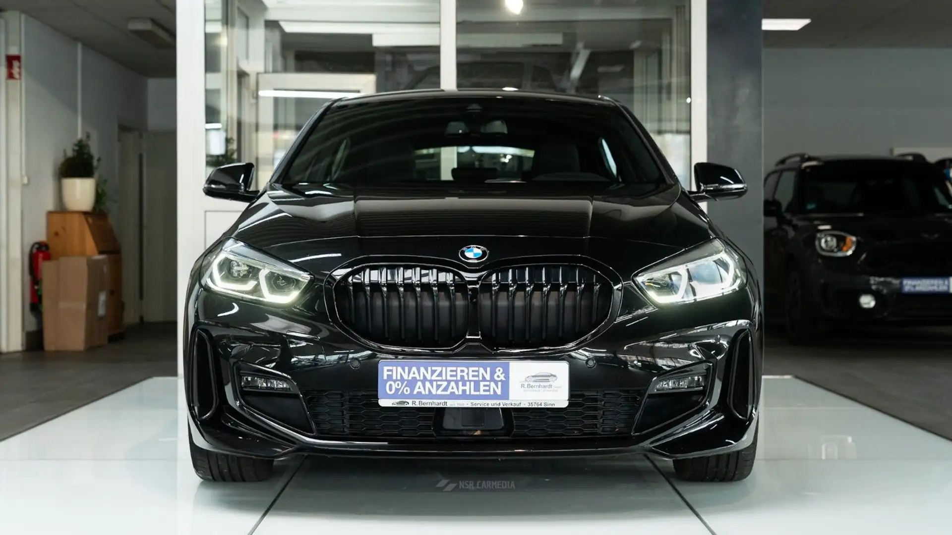 BMW 118 i M Sport RückFahrKam ACC LenkrHeiz NFCharger Negro - 2