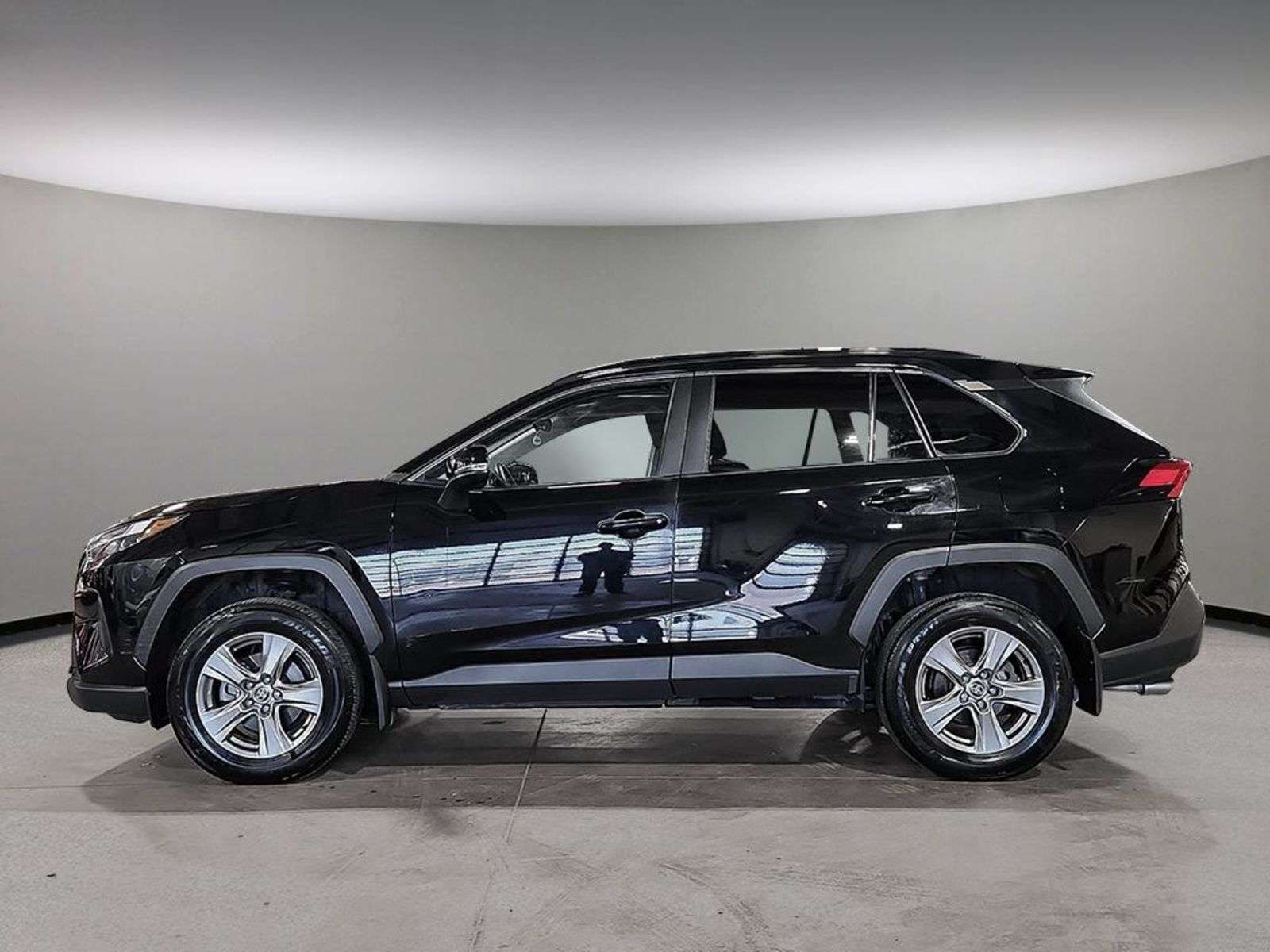 2022 Toyota RAV4 XLE AWD; SUNROOF, SMART KEY, BLIND SPOT, HEATED SE — снимка 1