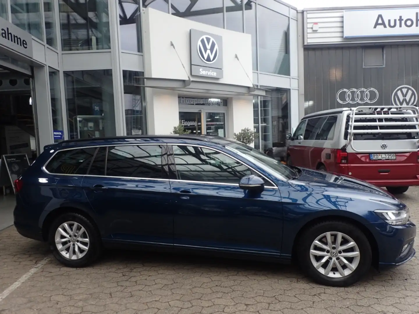 Volkswagen Passat Variant 1.5 TSI DSG AHK Navi Business Bleu - 2