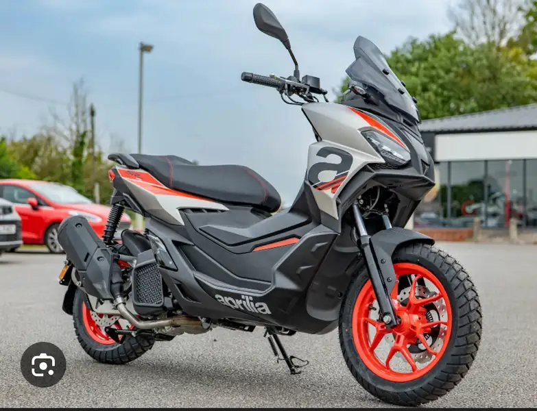 Aprilia SR GT 125 - foto 5