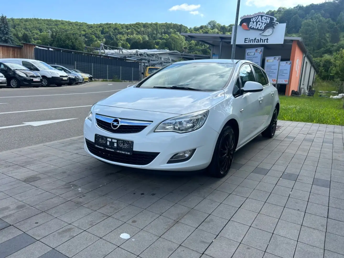 Opel Astra J Lim. 5-trg. Selection Weiß - 1