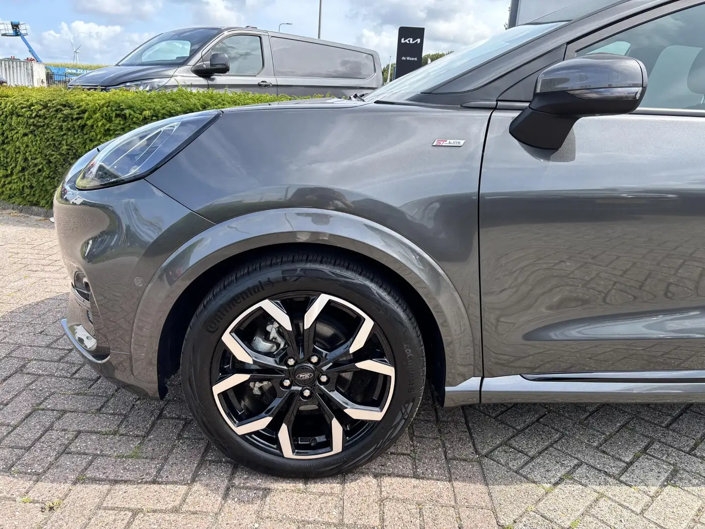 Ford Puma 1.0 EcoBoost Hybrid ST-Line Grijs - 2