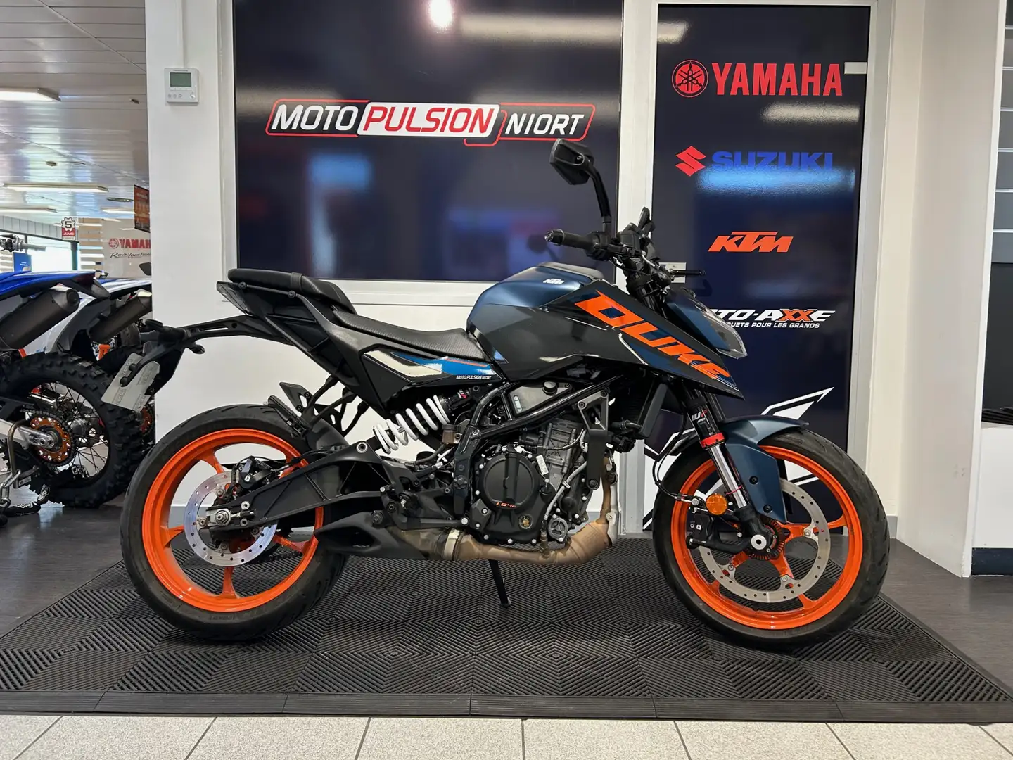 KTM 125 Duke Blau - 2
