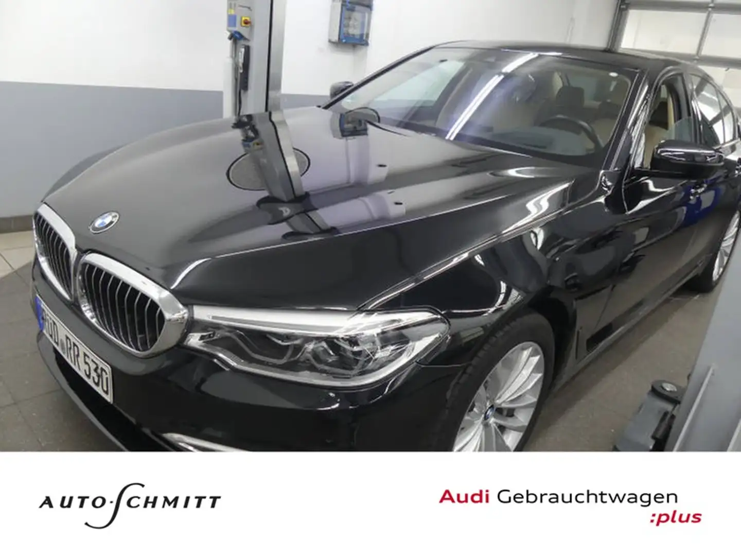 BMW 530 i xDrive Luxury Line Navi HUD Park Assist Schwarz - 1