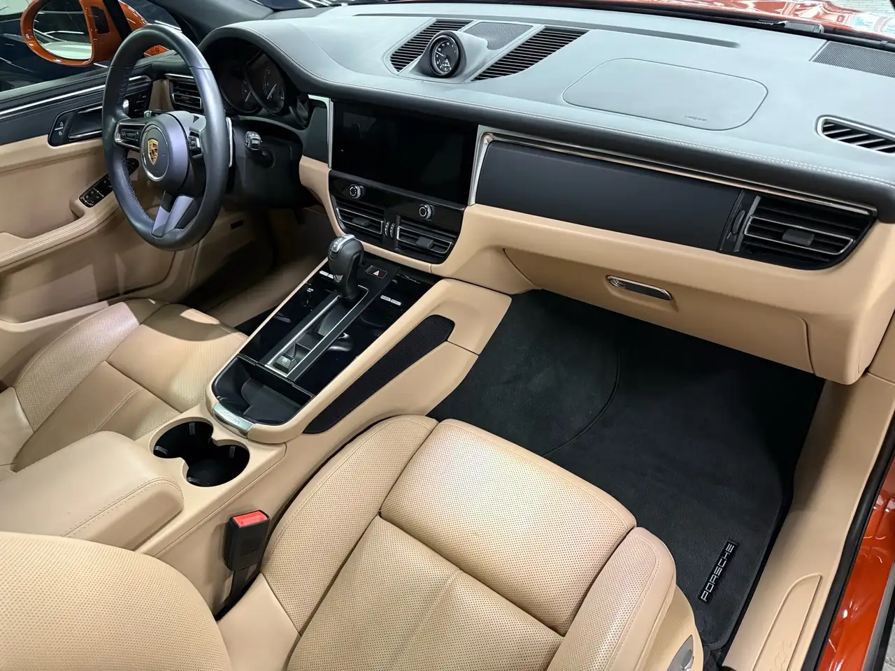 Porsche Macan снимка Porsche Macan