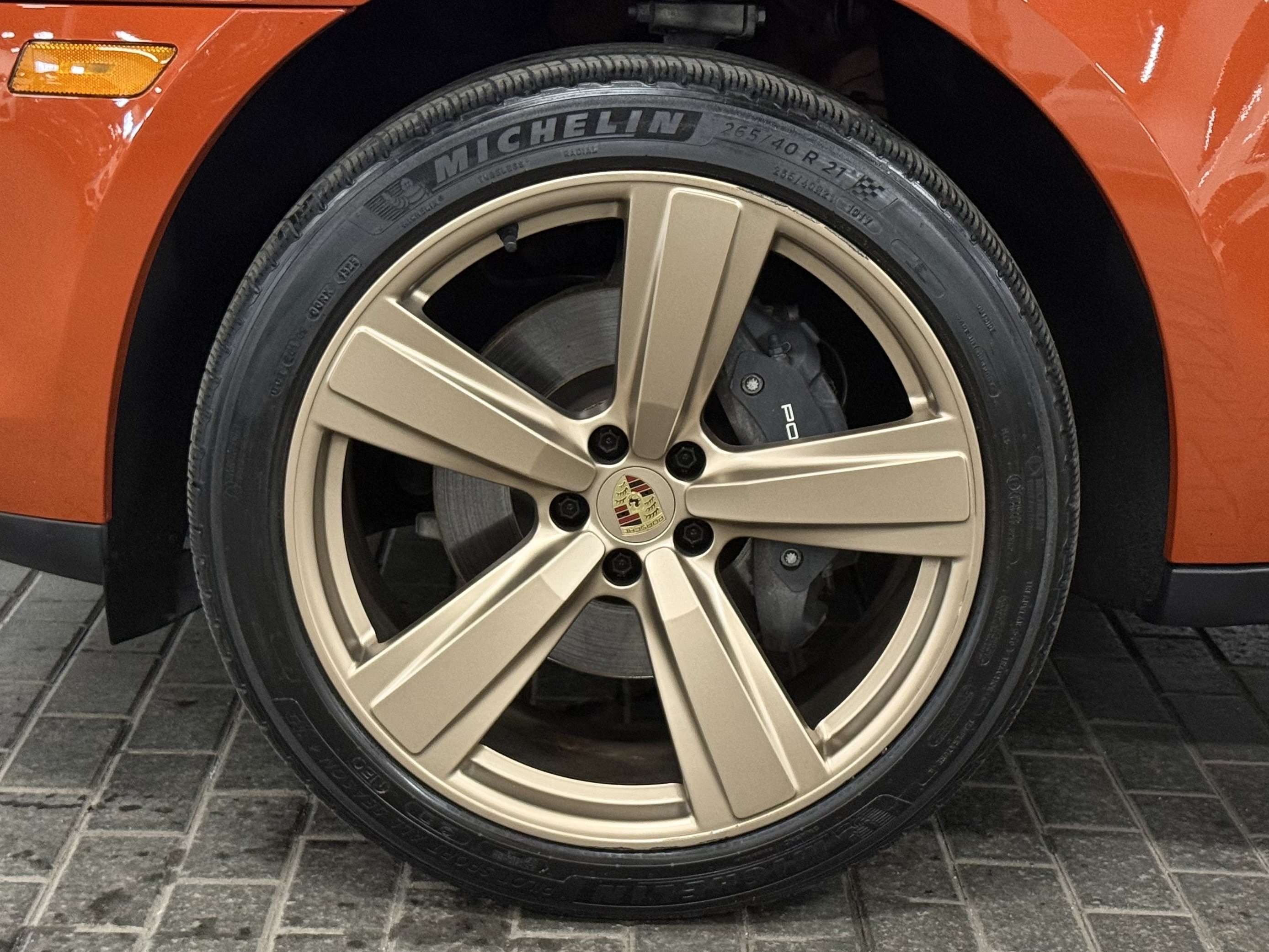 2024 Porsche Macan AWD | PREMIUM PACK PLUS | NO ACCIDENT thumb 9