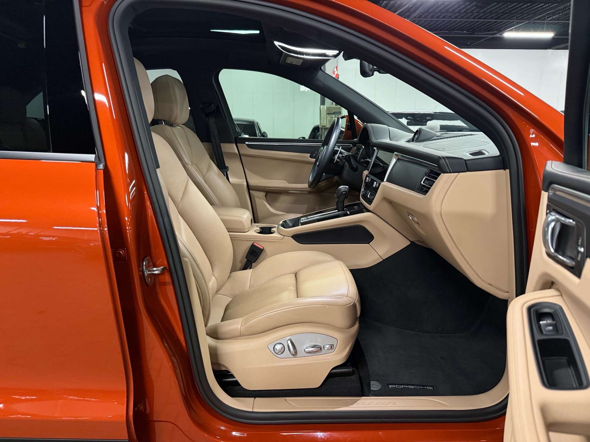 2024 Porsche Macan AWD | PREMIUM PACK PLUS | NO ACCIDENT thumb 34