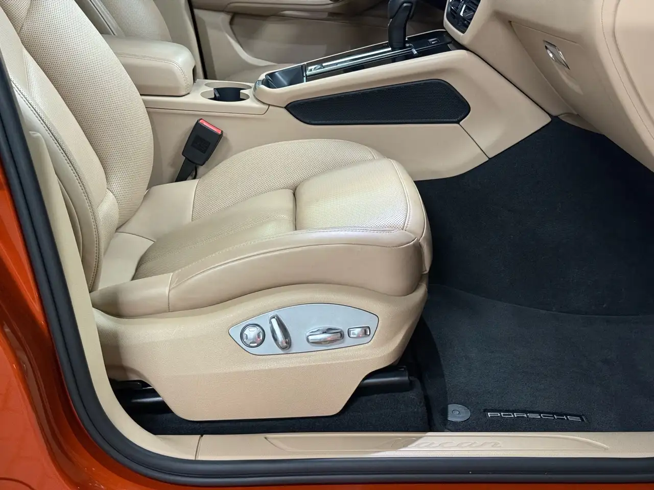 Porsche Macan снимка Porsche Macan