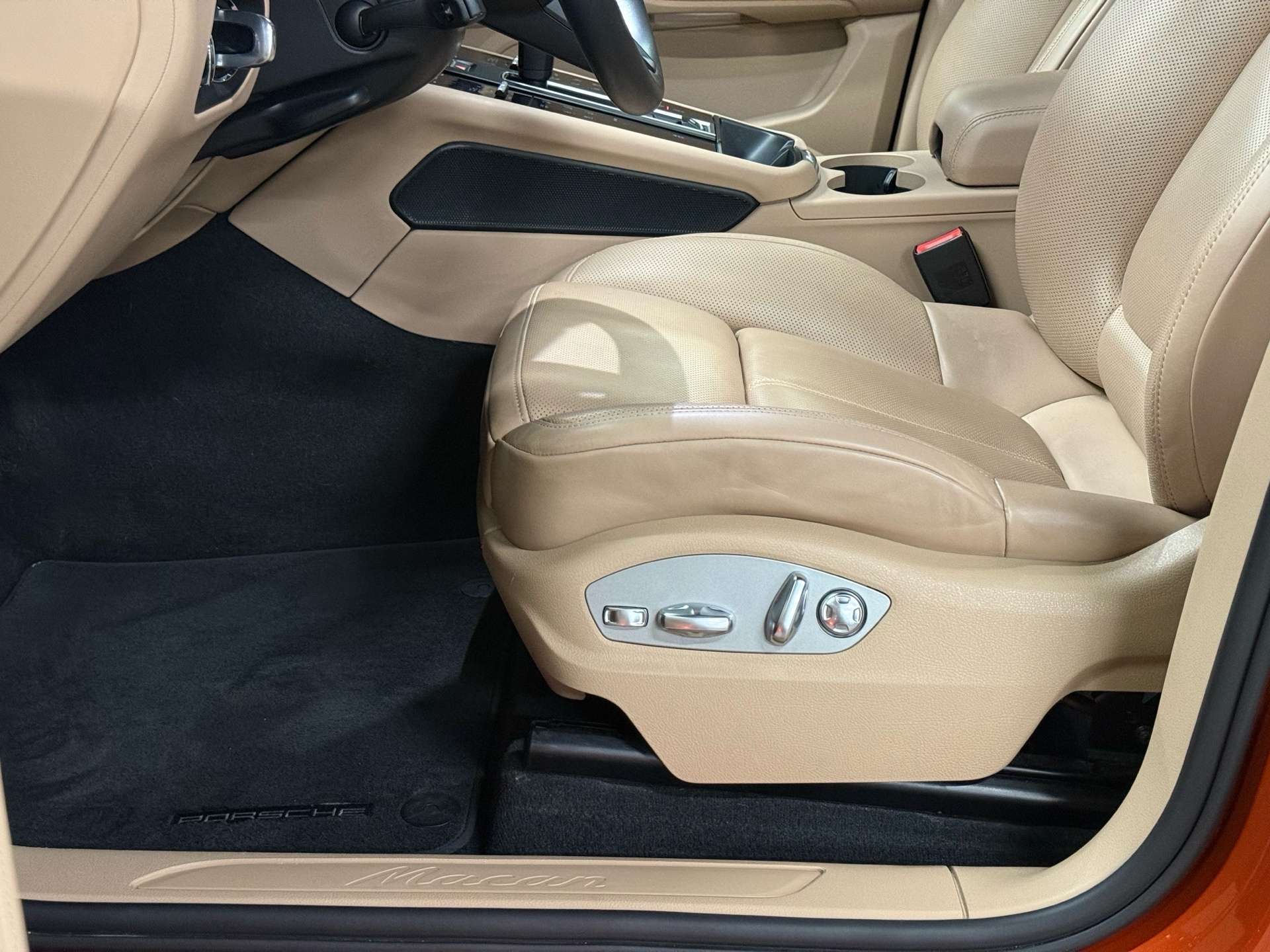 2024 Porsche Macan AWD | PREMIUM PACK PLUS | NO ACCIDENT thumb 13