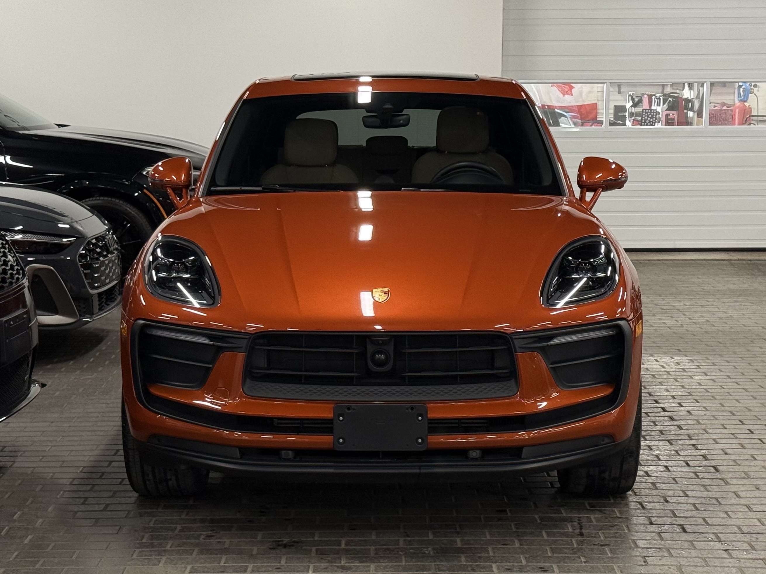 2024 Porsche Macan AWD | PREMIUM PACK PLUS | NO ACCIDENT alt 2