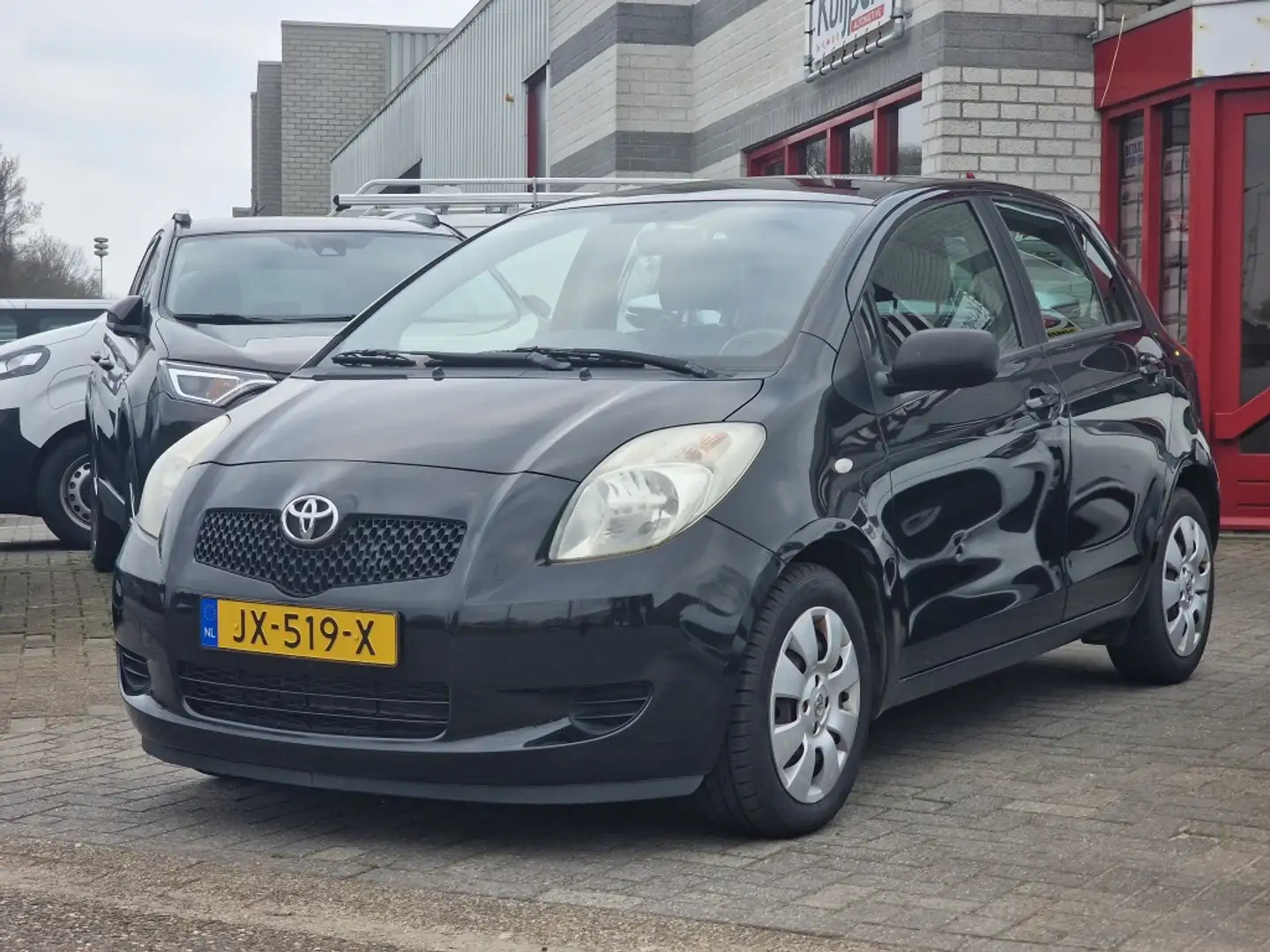 Toyota Yaris 1.3 VVTi Terra | 12mnd Garantie | Incl. Beurt & AP Schwarz - 1