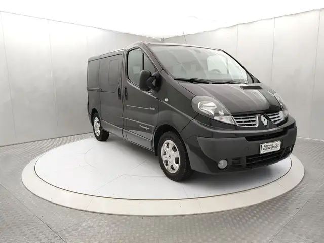 Renault Trafic RENAULT Trafic T27 2.0 dCi/115 PC-TN Passenger Black Edition