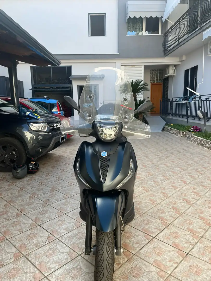 Piaggio Beverly 300 Beverly 300 S, colore blu. Niebieski - 1