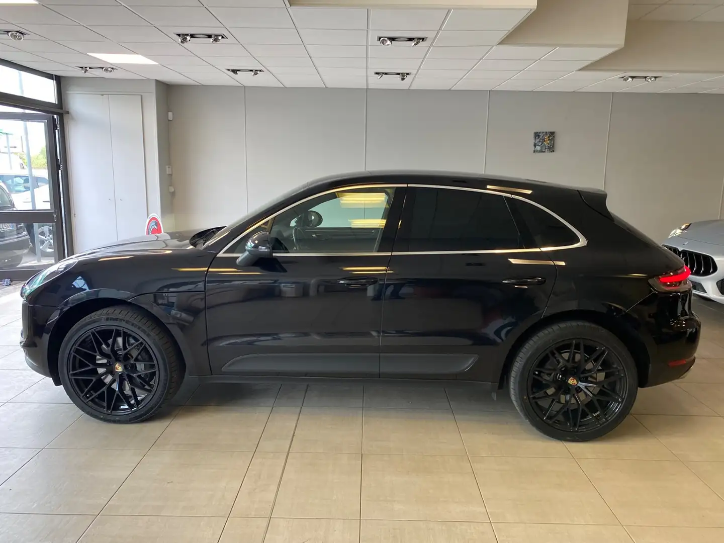 Porsche Macan 3.0 S Schwarz - 2