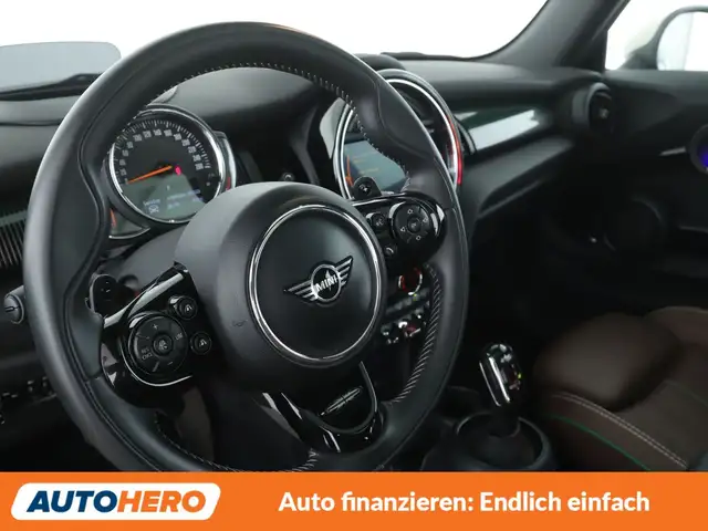 Mini Hatch view 11