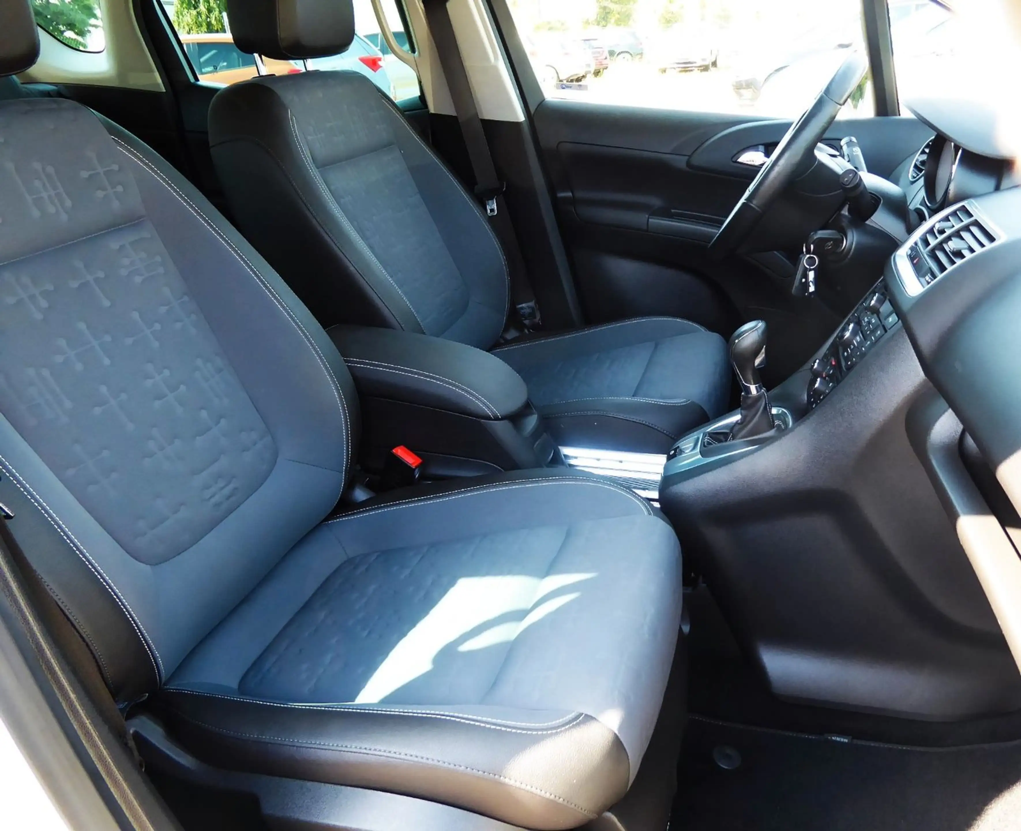 Opel Meriva B Innovation Automatik,Navi,Alu,AHZV,E6 — photo 11