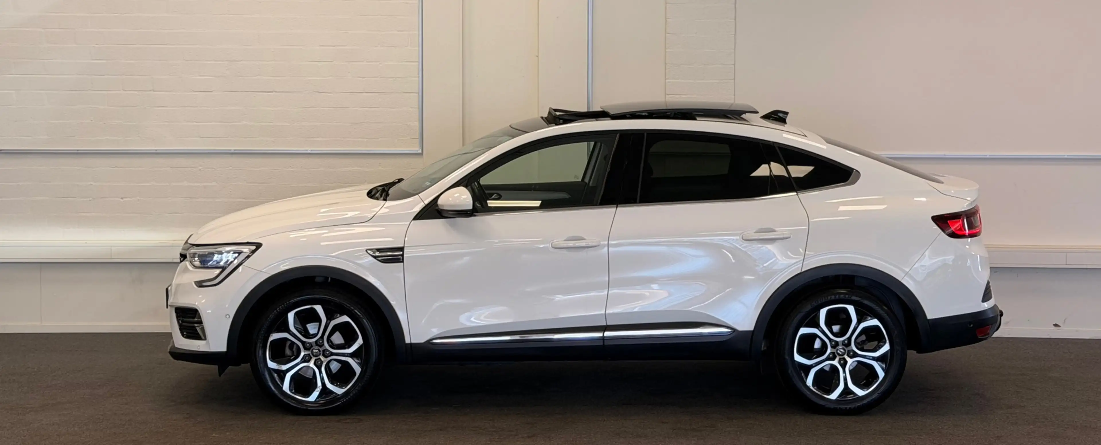 Renault Arkana 1.6 E-Tech Hybrid 145 Intens Trekhaak Schuif/kante — photo 6