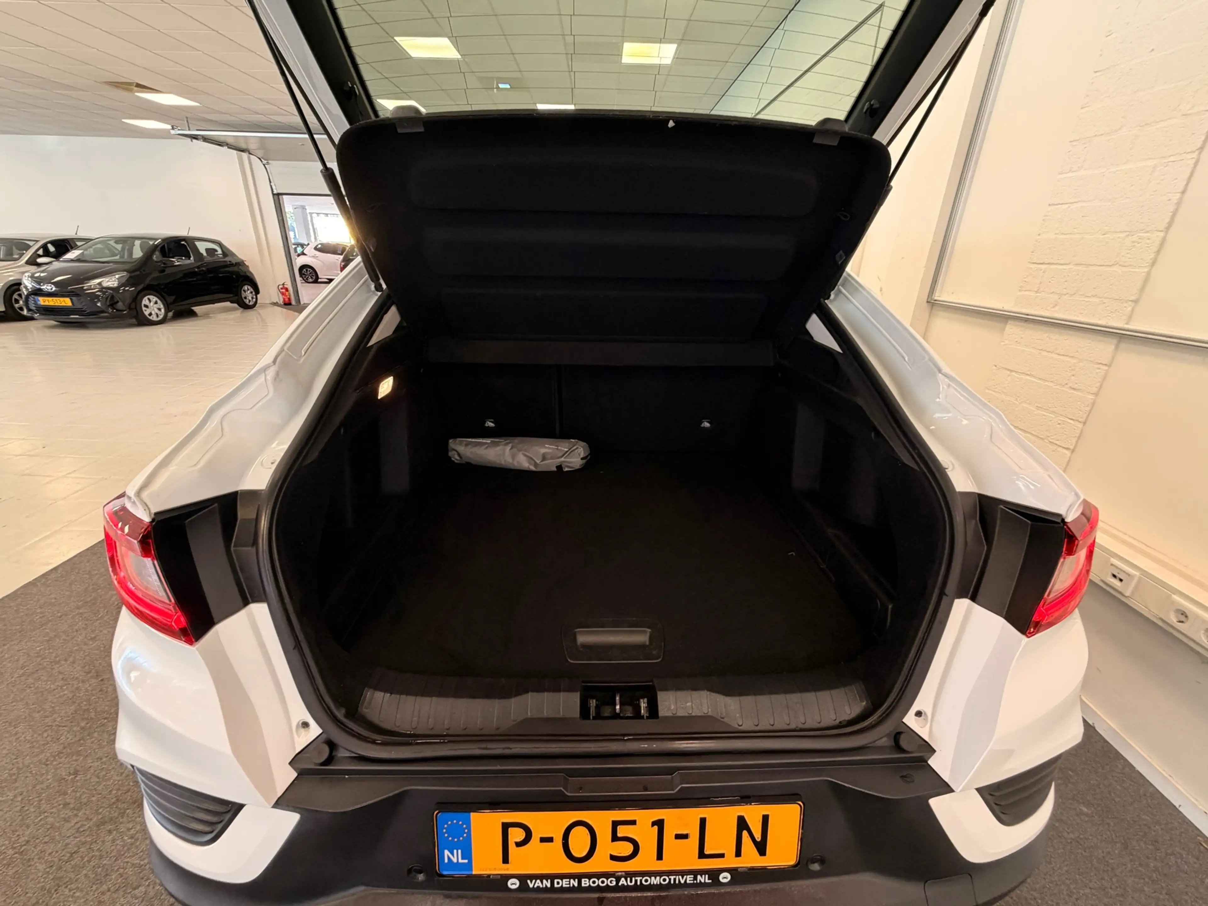 Renault Arkana 1.6 E-Tech Hybrid 145 Intens Trekhaak Schuif/kante — photo 10