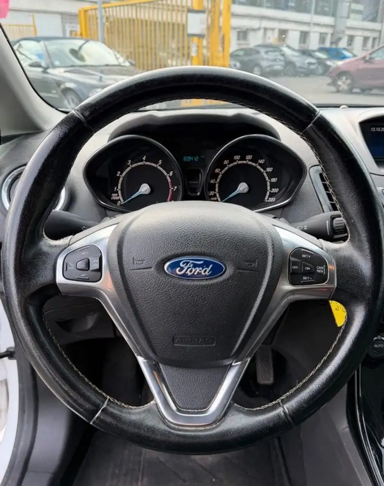 Ford Fiesta 5 portes — photo 7