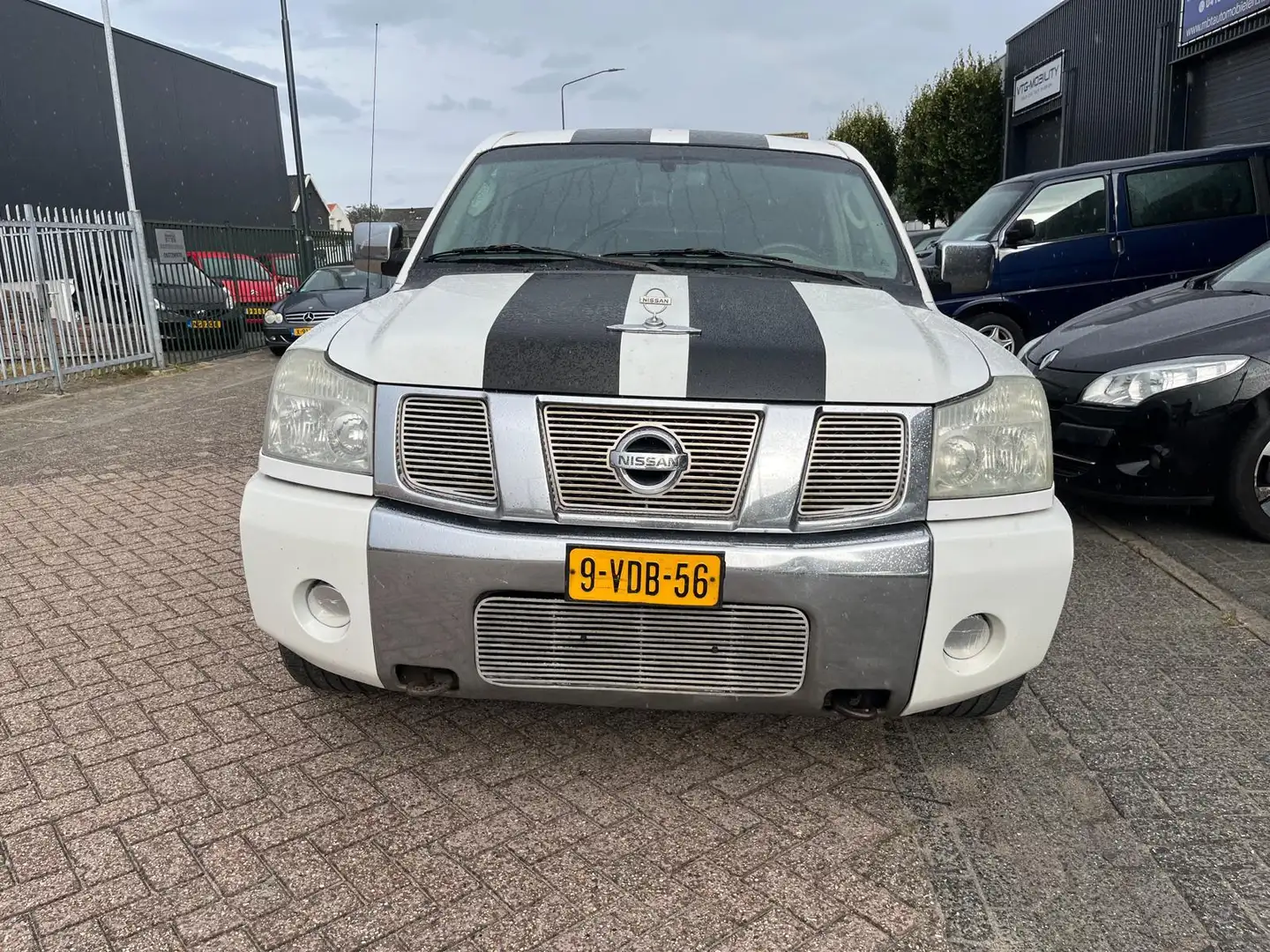 Nissan Titan V8 Fehér - 2