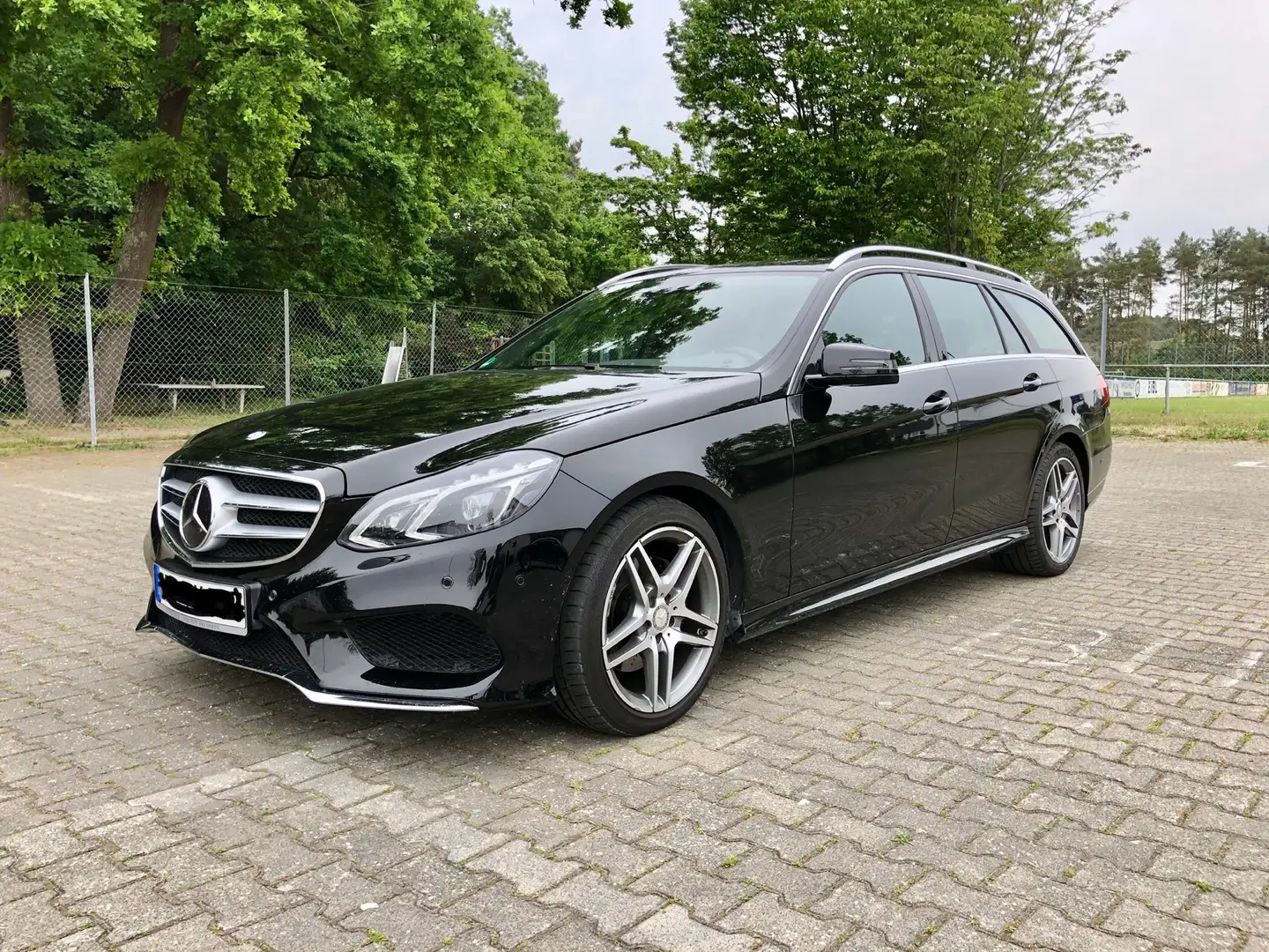 Mercedes-Benz E 300 Avantgarde*AMG*Scheckheft*Topgepflegt - 1