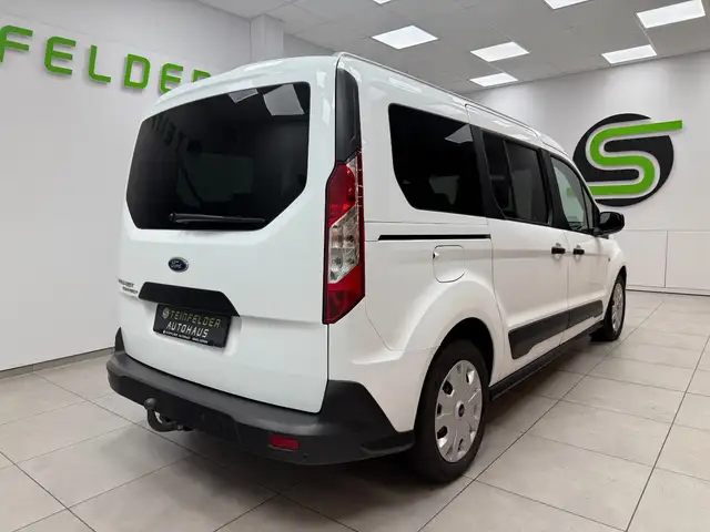 Ford Transit Connect view 7