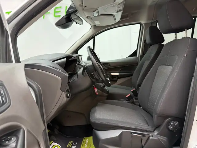 Ford Transit Connect view 11