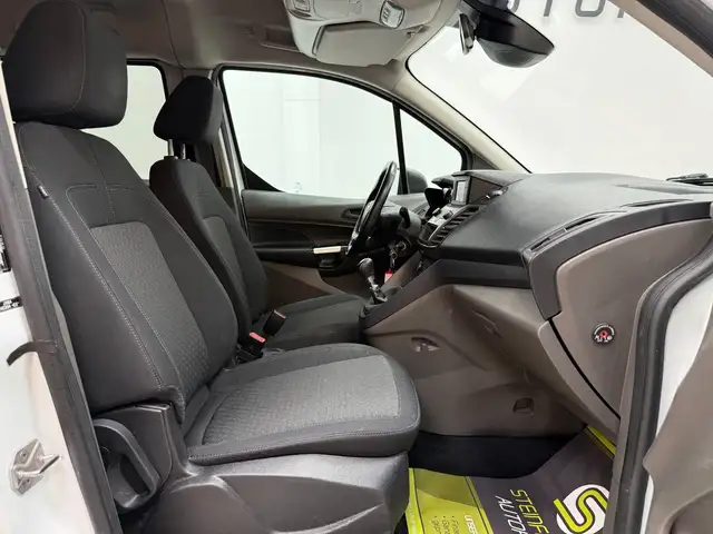 Ford Transit Connect view 12